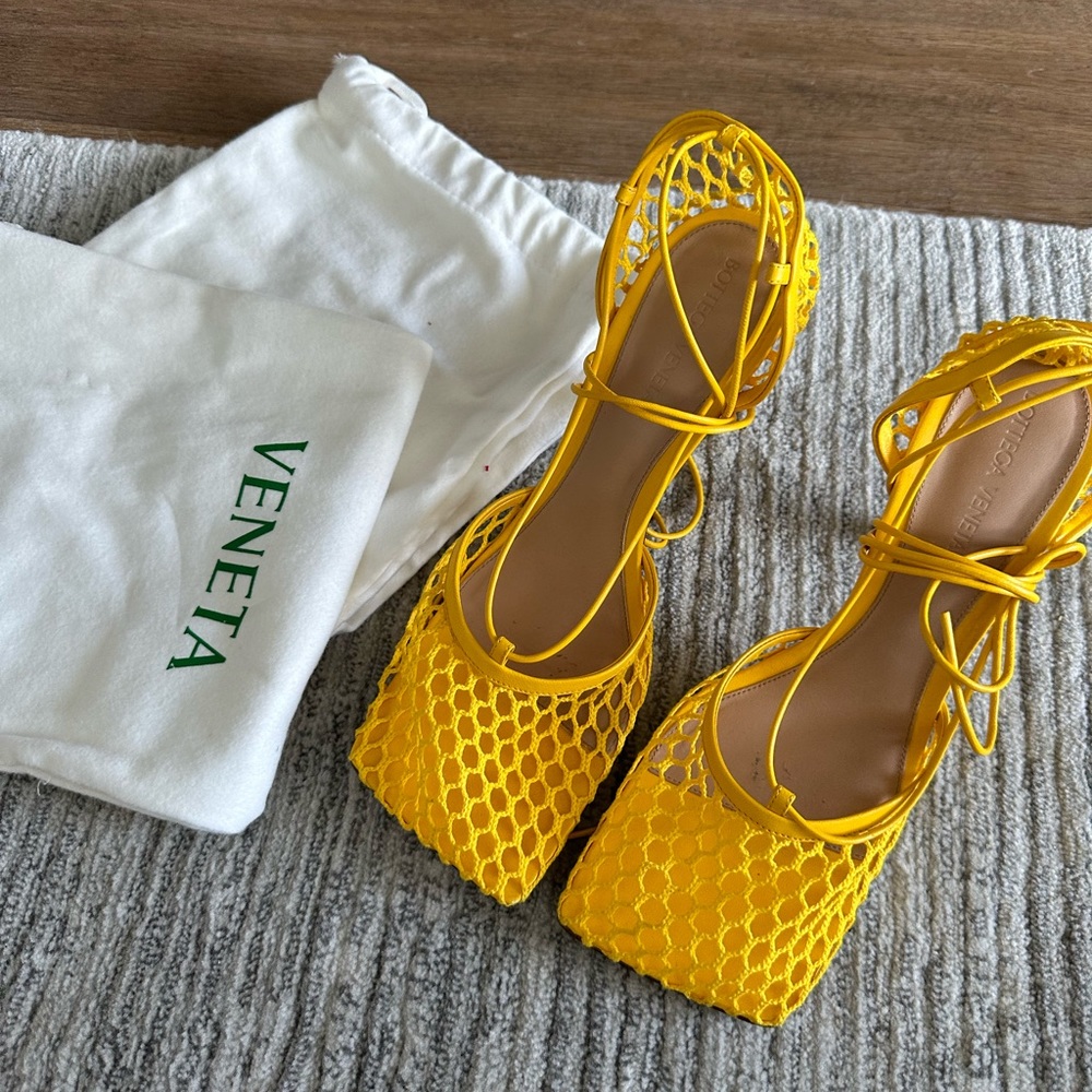 Bottega Veneta Stretch Lace-Up Sandal